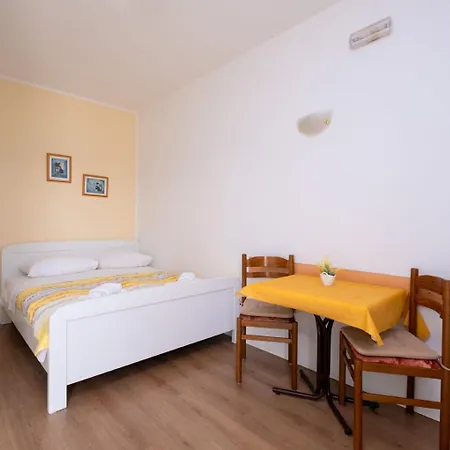 Apartments Mat Mlini Exterior photo
