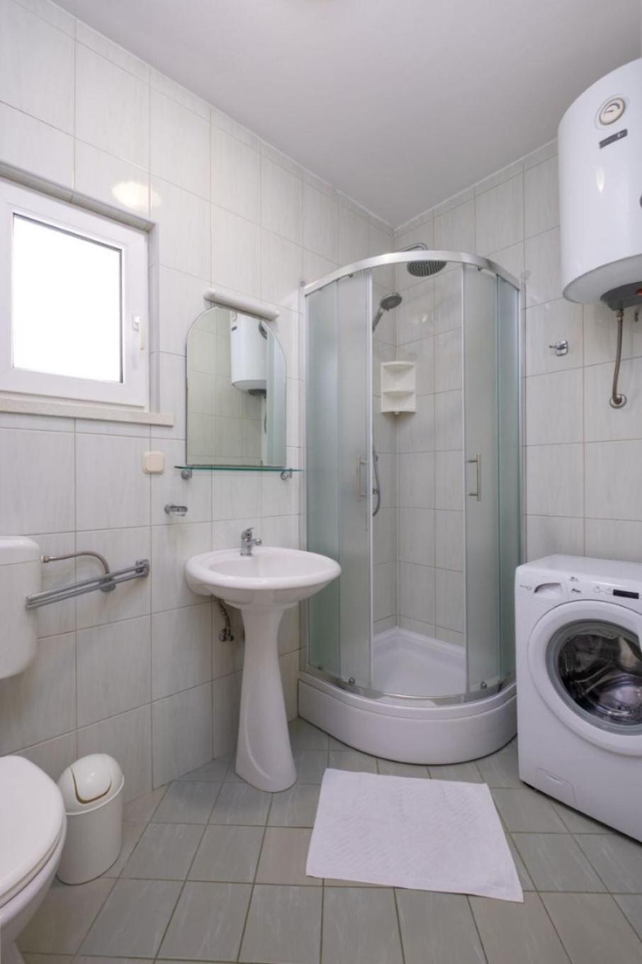 Mat Apartment