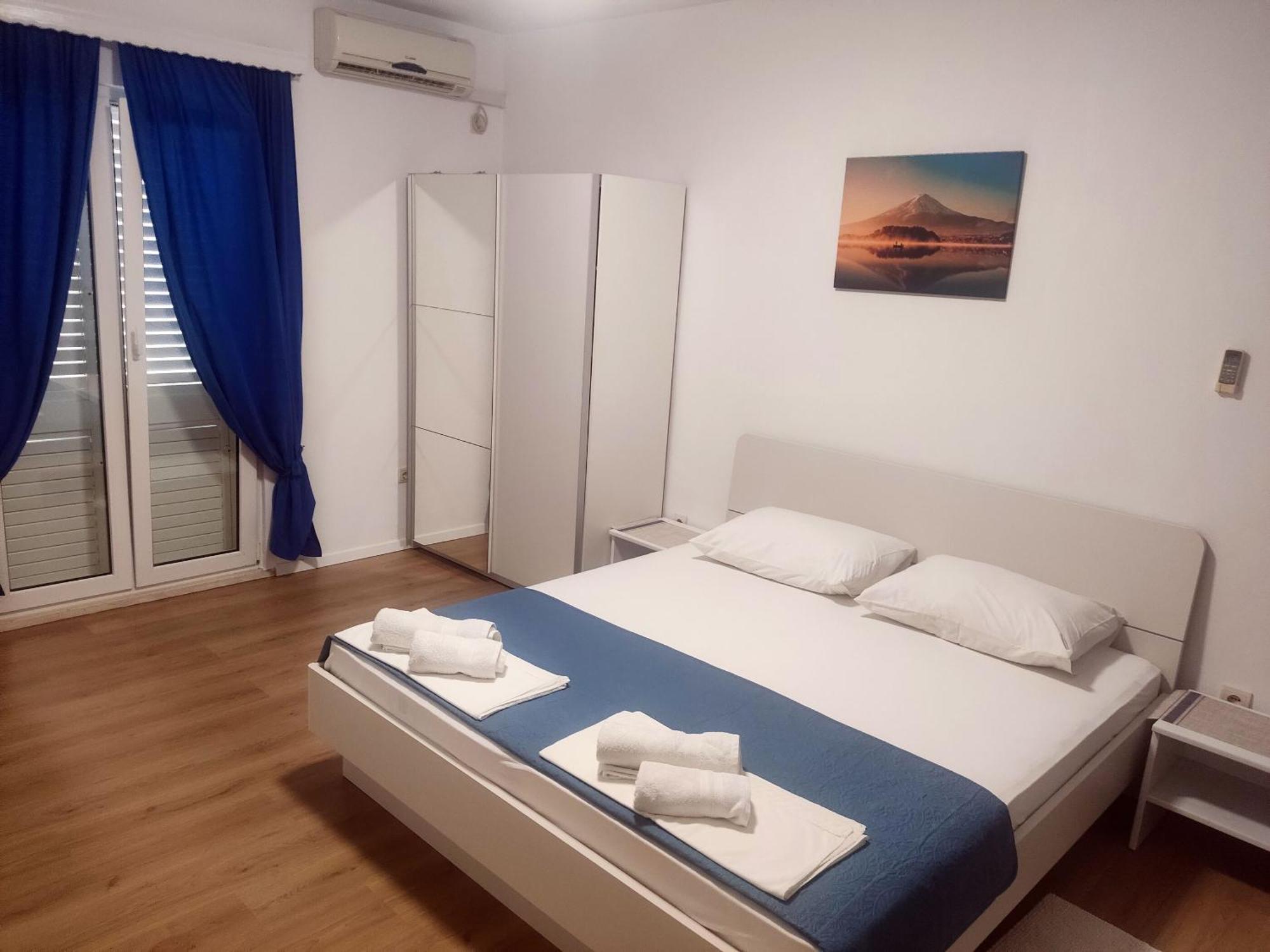Apartment Mat Mlini